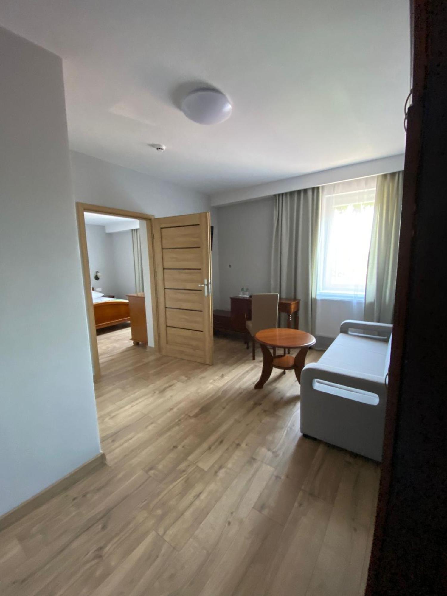 Hotel Kresowianka Konin  Eksteriør billede